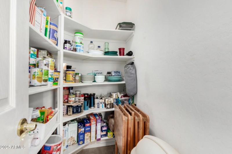 Walk-in Pantry