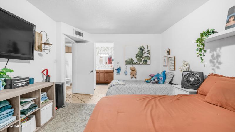 765 N Arrowhead (21)