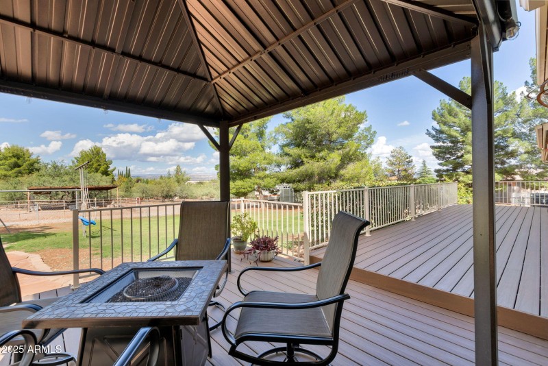 Exterior_Gazebo_Deck