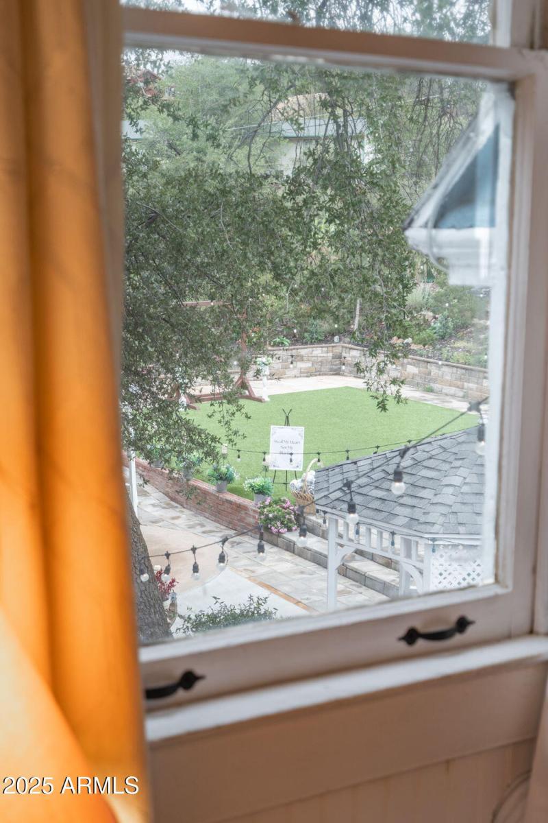 46-web-or-mls-2516-willow-creek-rd