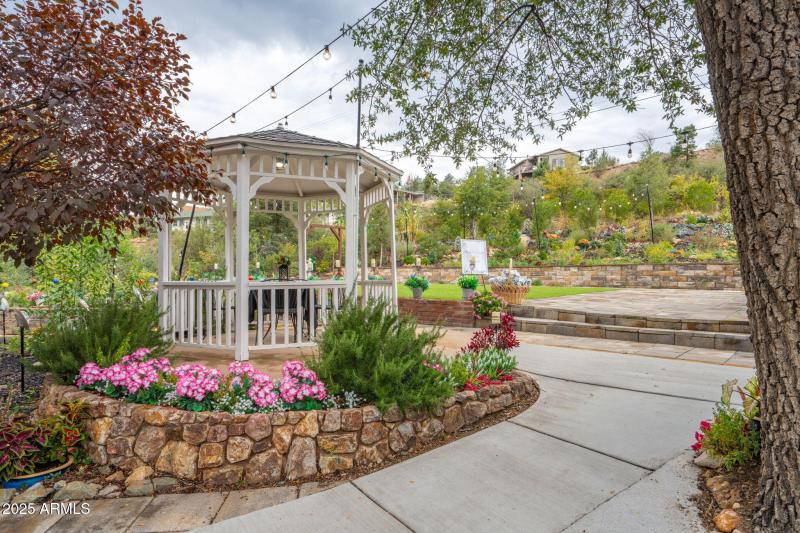 64-web-or-mls-2516-willow-creek-rd