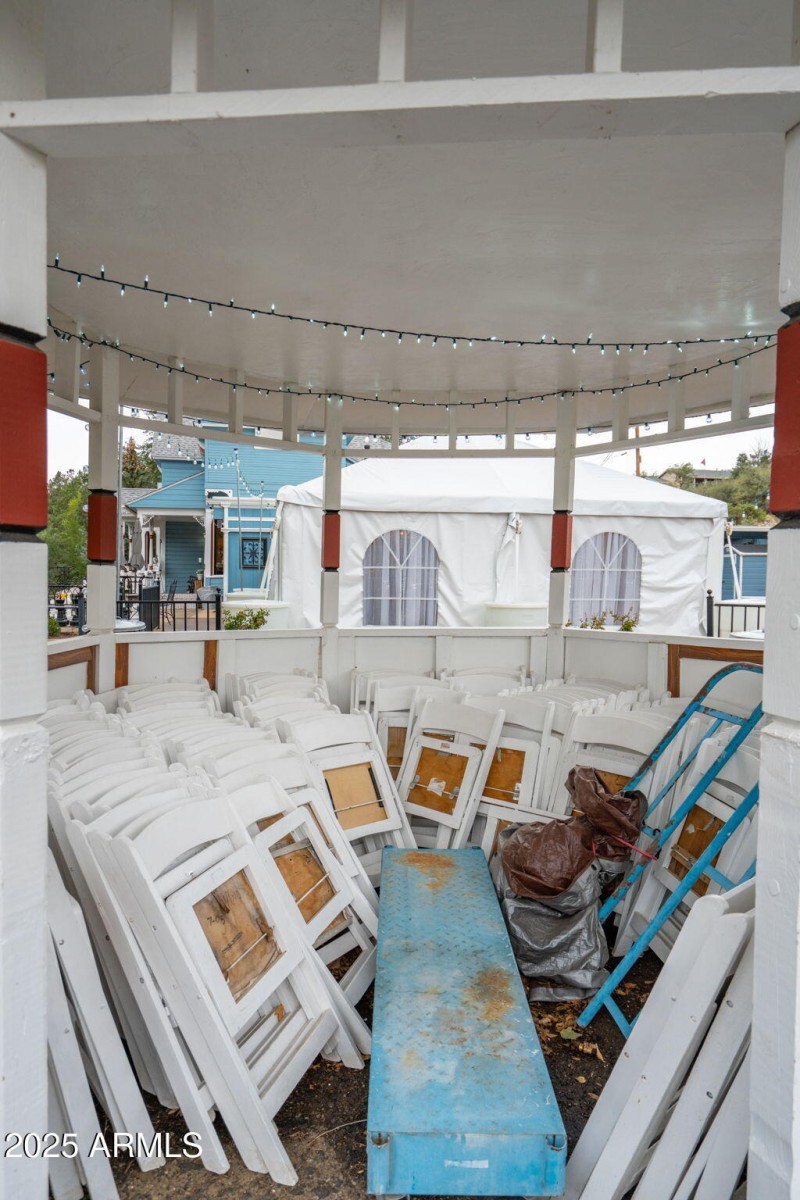 86-web-or-mls-2516-willow-creek-rd