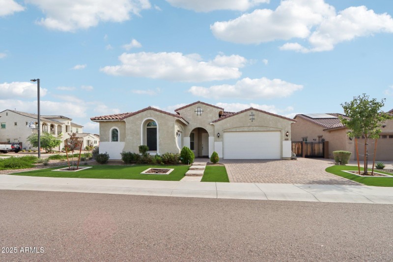 1-web-or-mls-N 34th St-S1410-001 - Copy