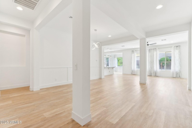 8-web-or-mls-N 34th St-S1410-008 - Copy