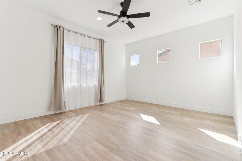 25-web-or-mls-N 34th St-S1410-025 - Copy