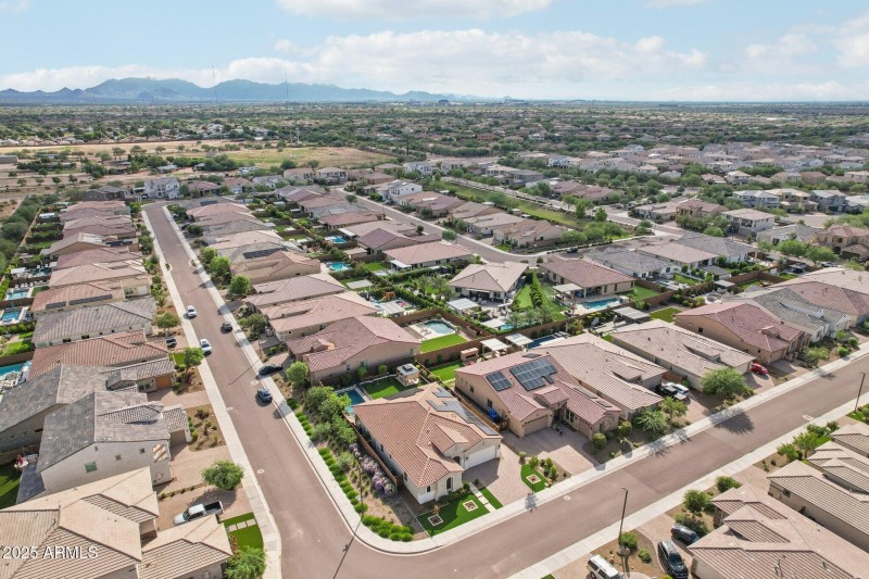 48-web-or-mls-N 34th St-S1410-048