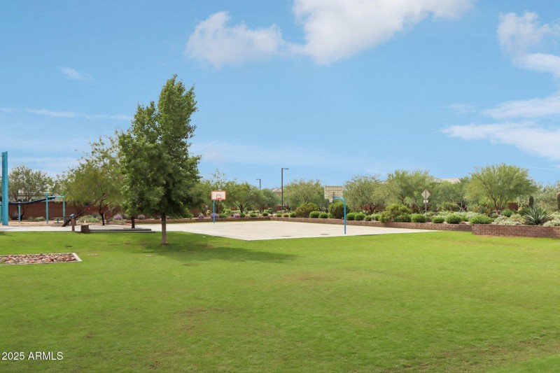 67-web-or-mls-N 34th St-1410-906