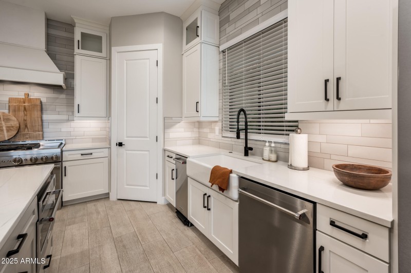 6615 E Libby St - Web-17