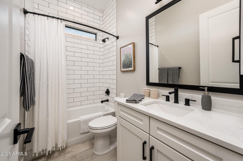 6615 E Libby St - Web-47