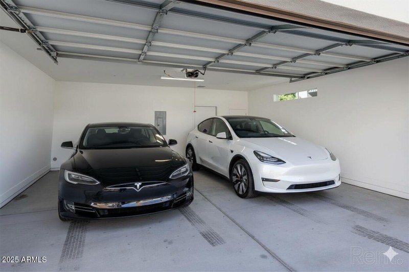 Generated Image September 26, 2025 - 3_5