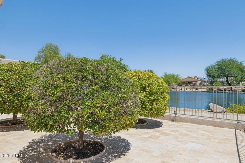 44-web-or-mls-19927-n-108th-ln