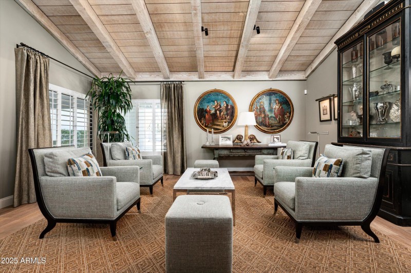 Formal Living Room w/ Vaulted Ceilings