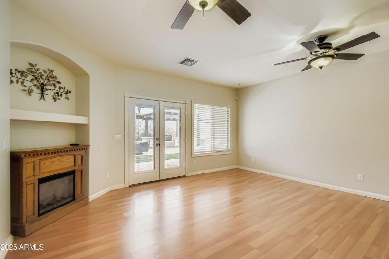 2699 S Butte Ln - MLS Sized - 007 - 09 L