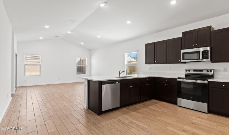 MR Lot #64 Kitchen 4 (Large)