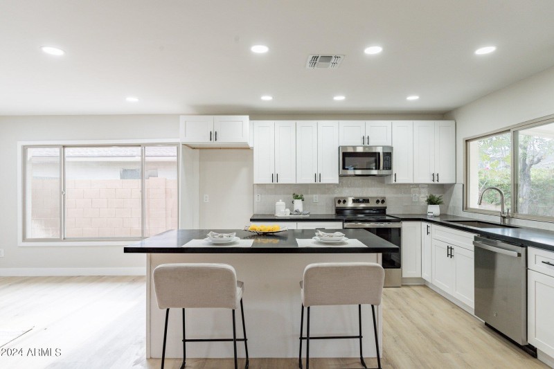 11-web-or-mls-Jolla-HD-11