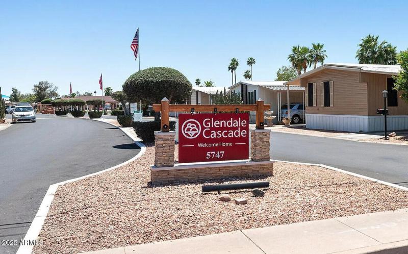 Glendale-Cascade-entrance