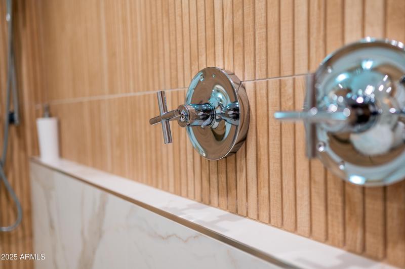 primary_bath_detail_2