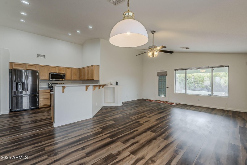 11-web-or-mls-Topeka-11