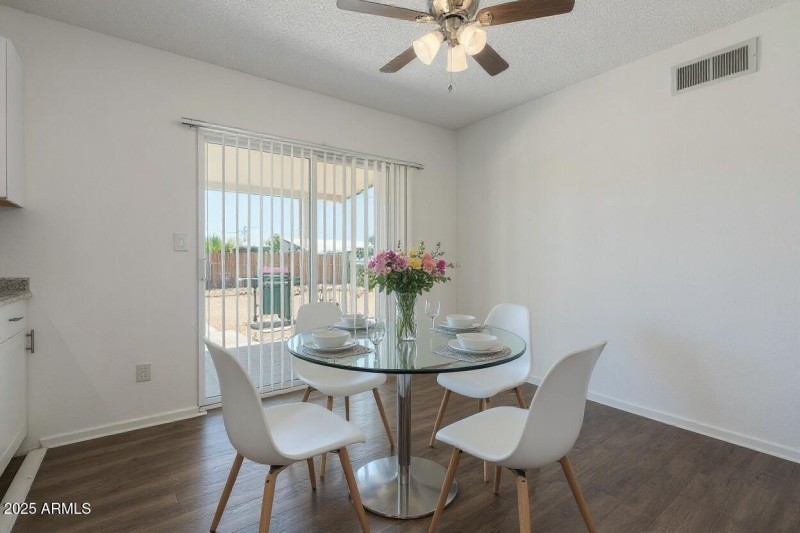 11 - Staged Dining Room