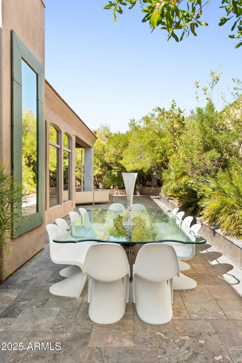 Fine dining atmosphere