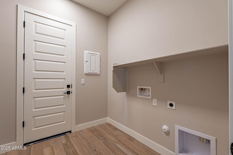 Oversized Laundry room