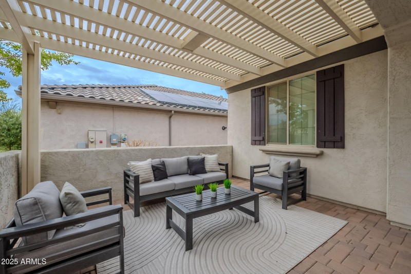 4-web-or-mls-261st-4