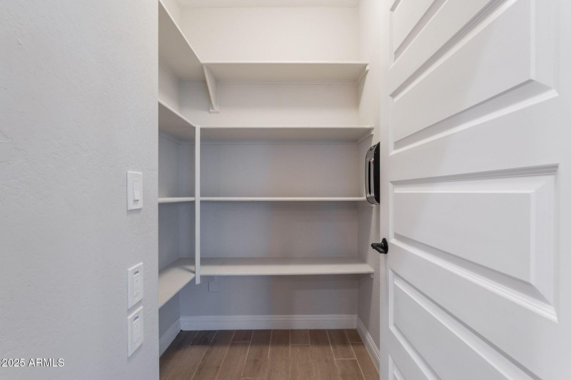 17-web-or-mls-261st-17