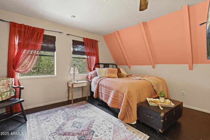 MH- Upstairs bdrm 3 Large