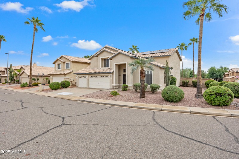 2027 E Parkside Ln-1