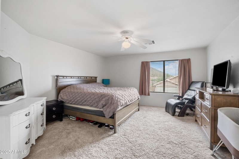 2027 E Parkside Ln-30