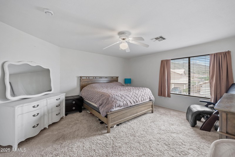 2027 E Parkside Ln-31