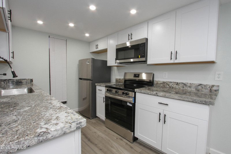 3119 W Cochise Dr Unit 109-7