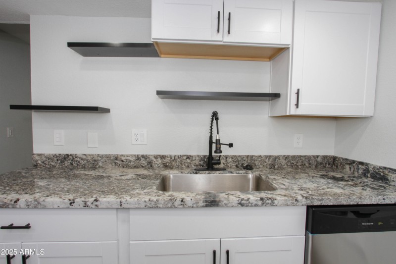 3119 W Cochise Dr Unit 109-10