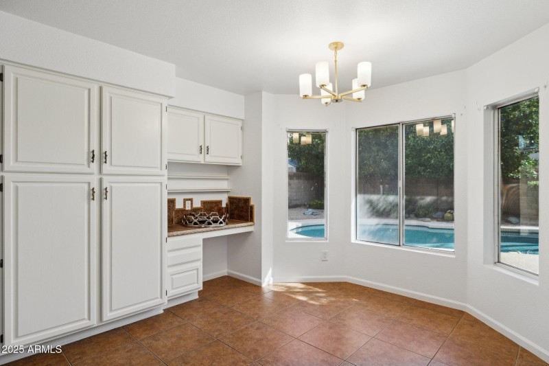 18-web-or-mls-16421-n-49th-st