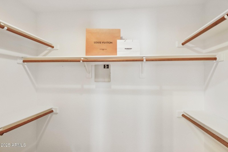 26-web-or-mls-16421-n-49th-st