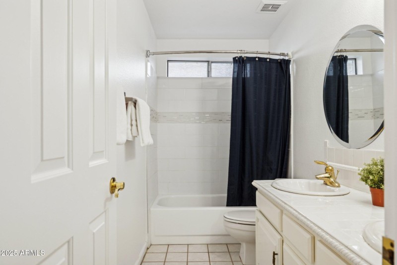 29-web-or-mls-16421-n-49th-st