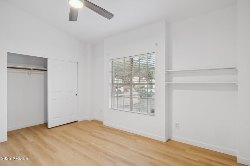 33-web-or-mls-16421-n-49th-st