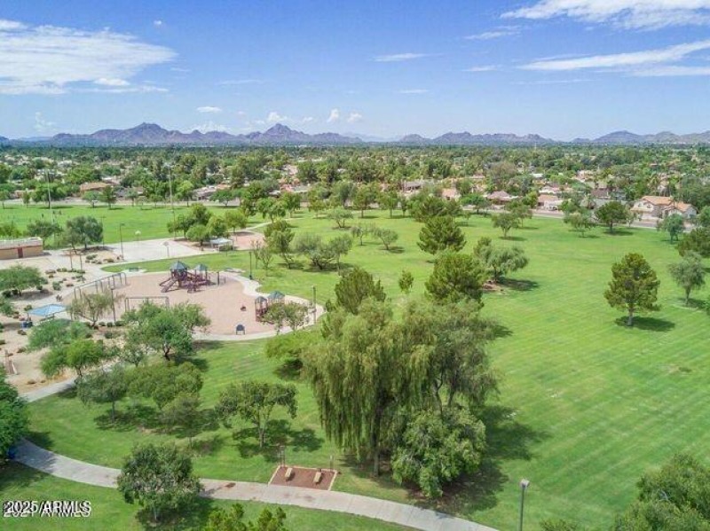 Park next to Tierra Buena