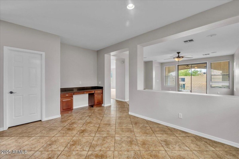 13-4280_N_157th_Ave 12