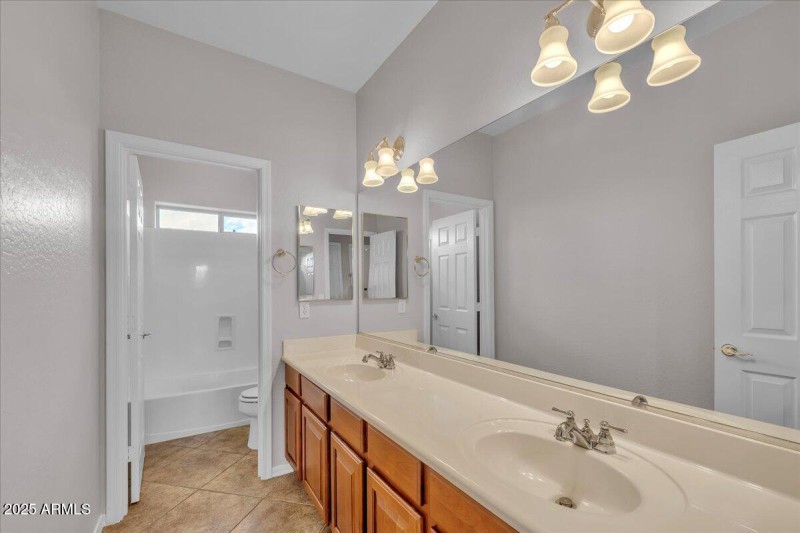 22-4280_N_157th_Ave 21