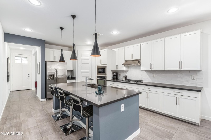 Foyer with hall to Kitchen
