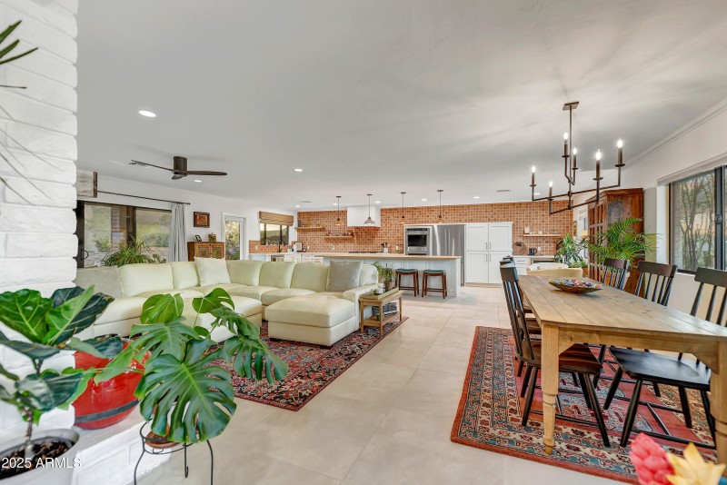 008_Great Room Entry