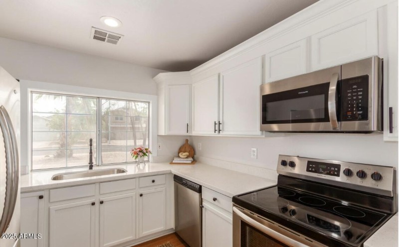 Kitchen Built in Microwave