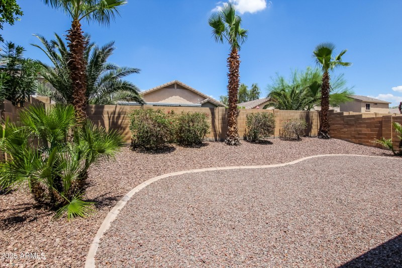 1022626.22212 W Sonora St - Exterior