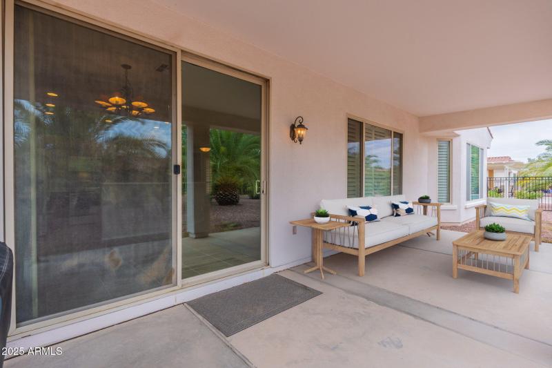 22-web-or-mls-EL-38 (Back Patio)_VS