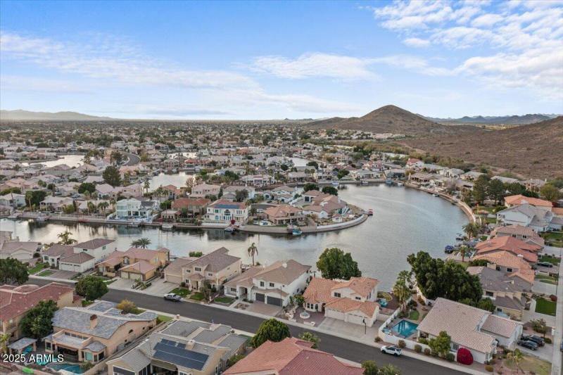 003-Aerial front of home & views