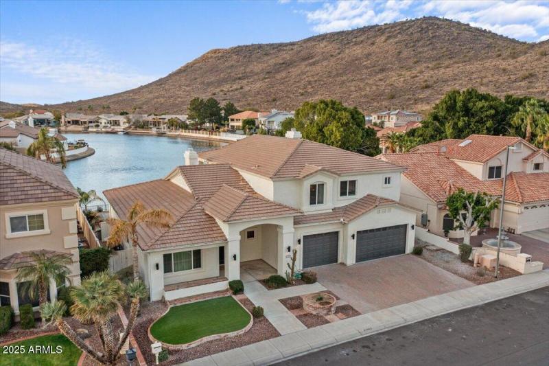 005-Aerial front of home