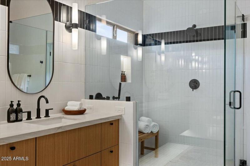 051-Primary bathroom