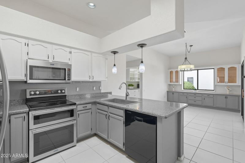 56-web-or-mls-Harvest Moon Dr-38