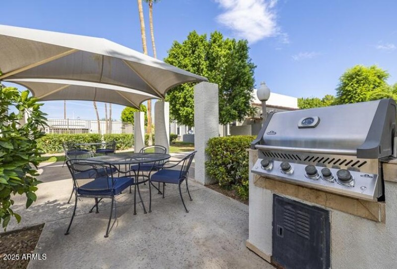 Common BBQ area- Shadow Ridge